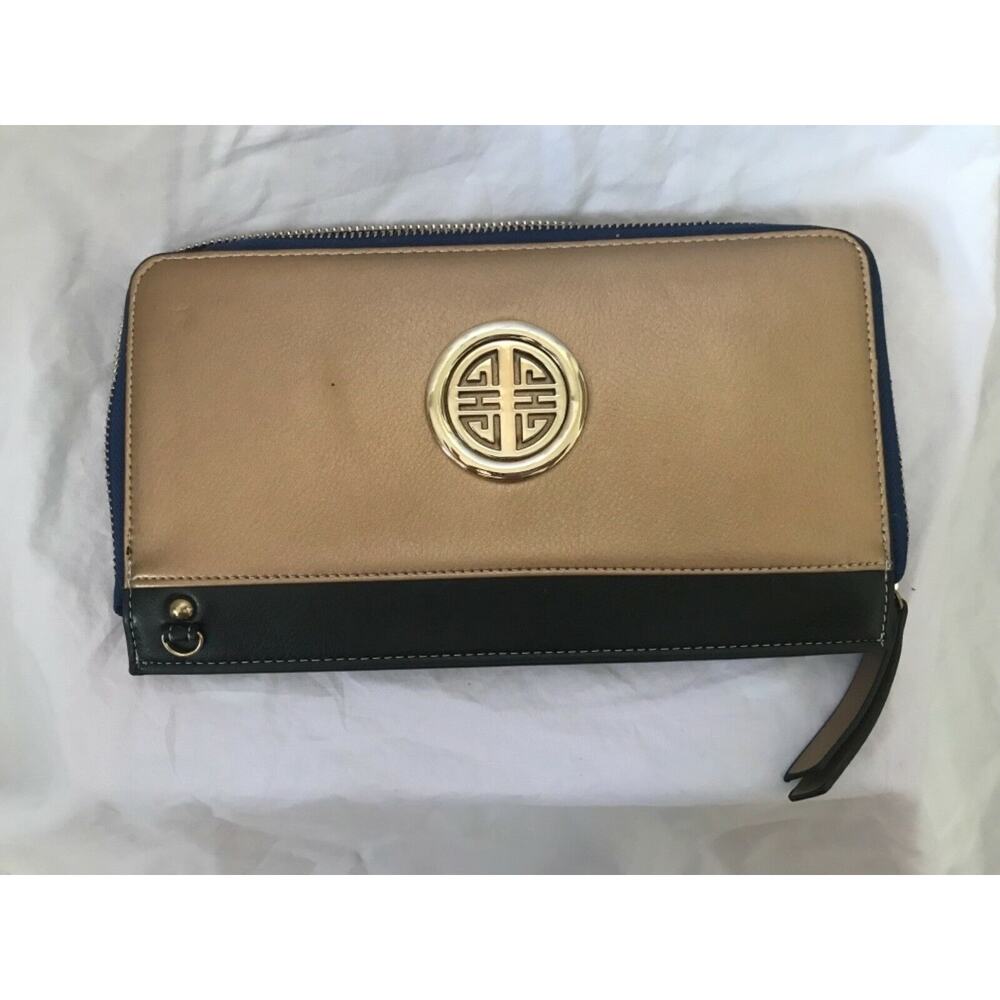 HB Gold Black Medallion Zippered Rectangle Clutch Purse